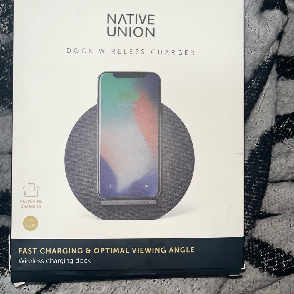 Native Union Black Wireless Charging Dock